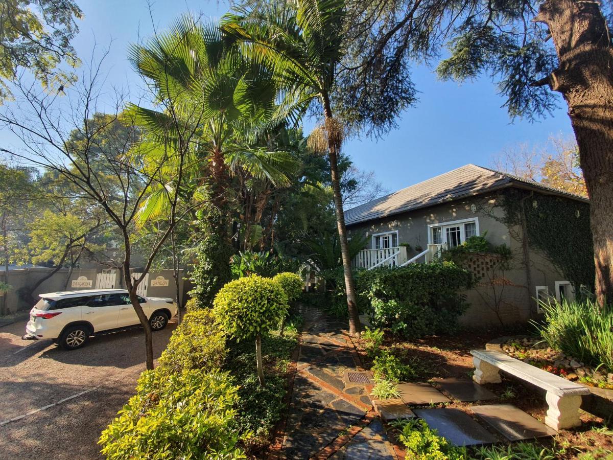 Waterhouse Guest Lodge In Muckleneuk Pretoria-Noord Buitenkant foto