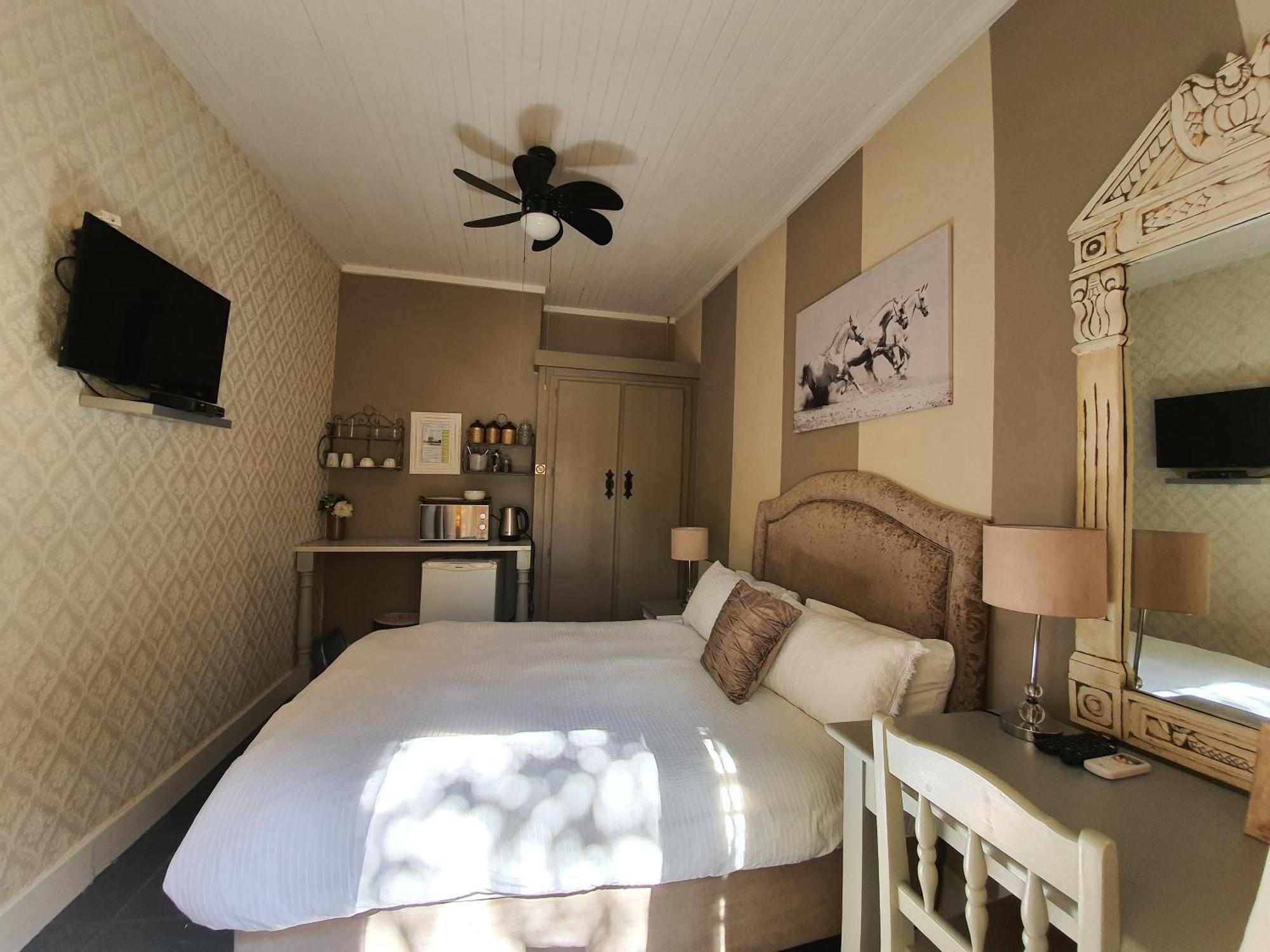 Waterhouse Guest Lodge In Muckleneuk Pretoria-Noord Kamer foto
