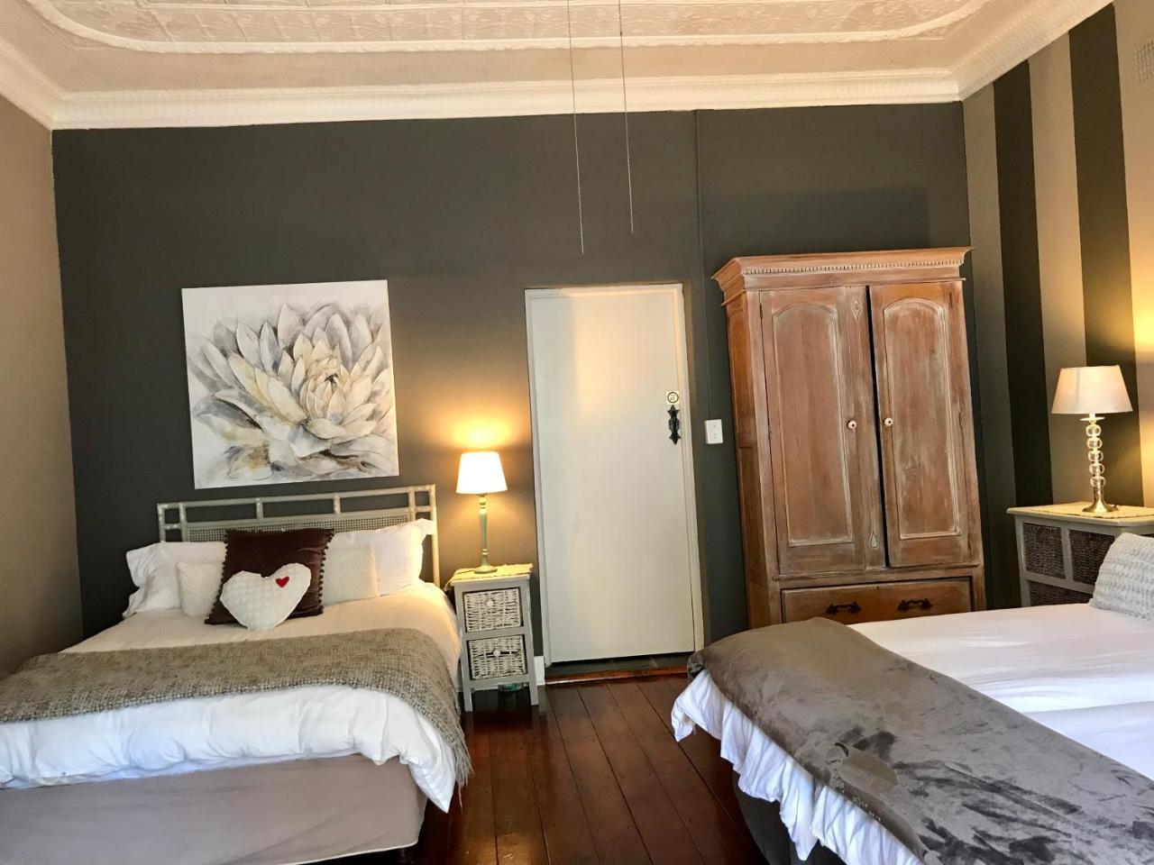 Waterhouse Guest Lodge In Muckleneuk Pretoria-Noord Buitenkant foto