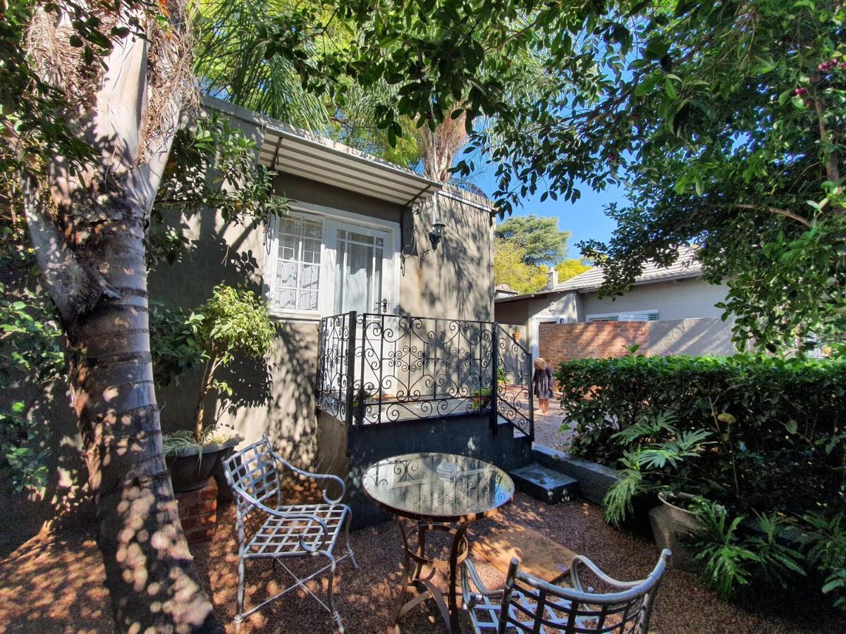 Waterhouse Guest Lodge In Muckleneuk Pretoria-Noord Buitenkant foto